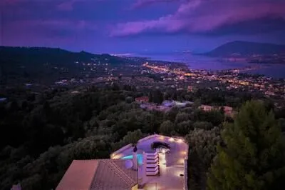 Unfussy sea view and mountain view from every corner in Katouna