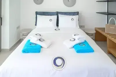 Blue Breeze brand new luxury villa with Infinity Pool & Stunning Sea View 