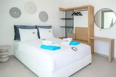 Blue Breeze brand new luxury villa with Infinity Pool & Stunning Sea View 