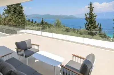 Blue Breeze brand new luxury villa with Infinity Pool & Stunning Sea View 