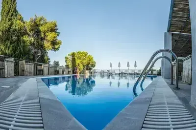 Aliki Hotel in Nikiana