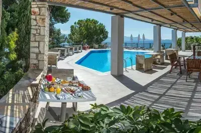 Aliki Hotel in Nikiana