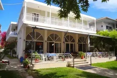 Avra Beach Hotel The loved by families hotel in front of the beach