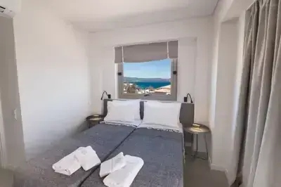 Stylish Residence in Crystal Waters, Nikiana