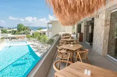 Stylish Residence in Crystal Waters, Nikiana