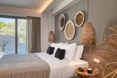 Stylish Residence in Crystal Waters, Nikiana