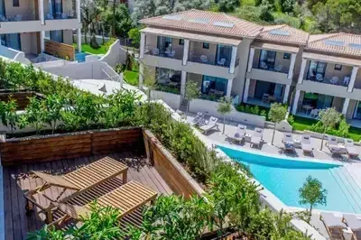 Stylish Residence in Crystal Waters, Nikiana