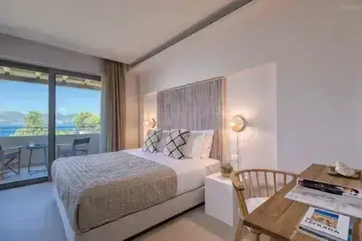 Stylish Residence in Crystal Waters, Nikiana