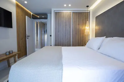 Ampolia Villas - Luxury Villa Dioni - Live beyond the ordinary!