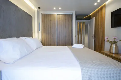 Ampolia Villas - Luxury Villa Dioni - Live beyond the ordinary!