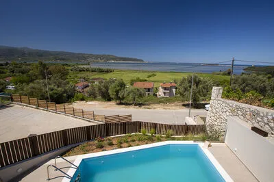 Ampolia Villas - Luxury Villa Dioni - Live beyond the ordinary!