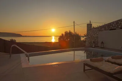 Ampolia Villas - Luxury Villa Dioni - Live beyond the ordinary!