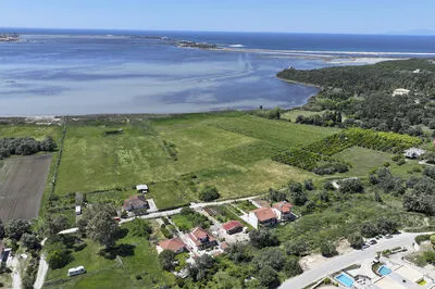 Ampolia Villas - Luxury Villa Dioni - Live beyond the ordinary!