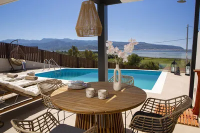 Ampolia Villas - Luxury Villa Dioni - Live beyond the ordinary!
