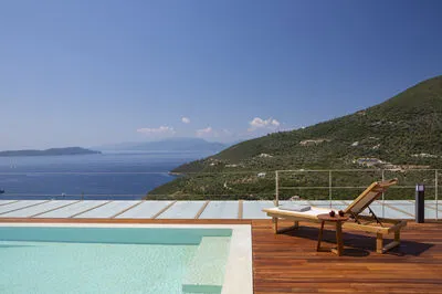Elegante Neue Höhlenstil-Villa für eine Ruhige Auszeit in Sivota