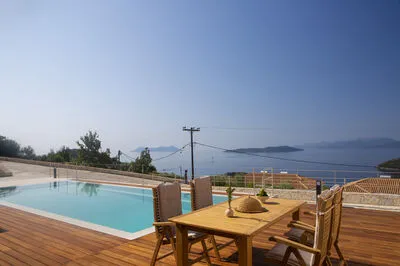 Moderne Höhlenvillen mit Exklusivem Komfort in Sivota