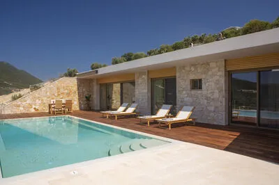 Modern Cave Villa Offering Exclusive Comfort in Sivota (Β)