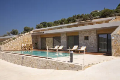 Modern Cave Villa Offering Exclusive Comfort in Sivota (Β)