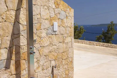 Modern Cave Villa Offering Exclusive Comfort in Sivota (Β)