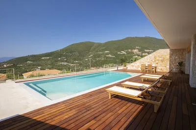 Modern Cave Villa Offering Exclusive Comfort in Sivota (Β)