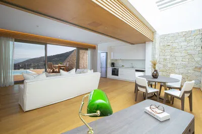 Modern Cave Villa Offering Exclusive Comfort in Sivota (Β)
