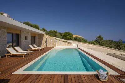 Modern Cave Villa Offering Exclusive Comfort in Sivota (Β)