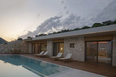 Modern Cave Villa Offering Exclusive Comfort in Sivota (Β)