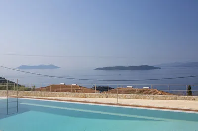 Luxury Meets Nature: Unique Cave Villa in Beautiful Sivota (E)