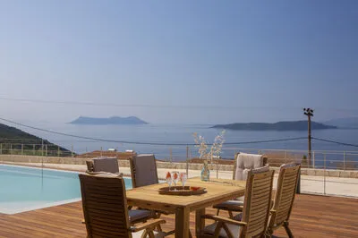 Luxury Meets Nature: Unique Cave Villa in Beautiful Sivota (E)
