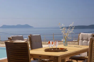 Luxury Meets Nature: Unique Cave Villa in Beautiful Sivota (E)