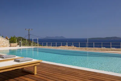 Luxury Meets Nature: Unique Cave Villa in Beautiful Sivota (E)