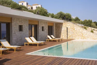 Luxury Meets Nature: Unique Cave Villa in Beautiful Sivota (E)