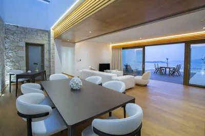 Luxury Meets Nature: Unique Cave Villa in Beautiful Sivota (E)