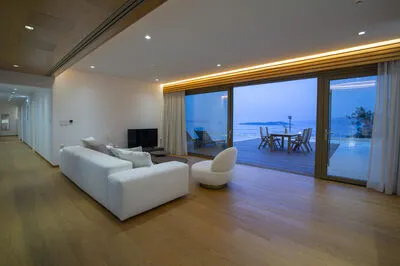 Luxury Meets Nature: Unique Cave Villa in Beautiful Sivota (E)
