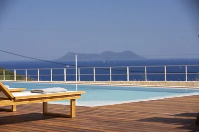 Luxury Meets Nature: Unique Cave Villa in Beautiful Sivota (E)