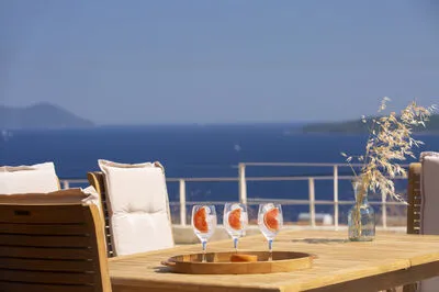 Luxury Meets Nature: Unique Cave Villa in Beautiful Sivota (E)