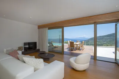 A Hidden Gem: Unique Cave Villa with High-End Amenities in Sivota (K)