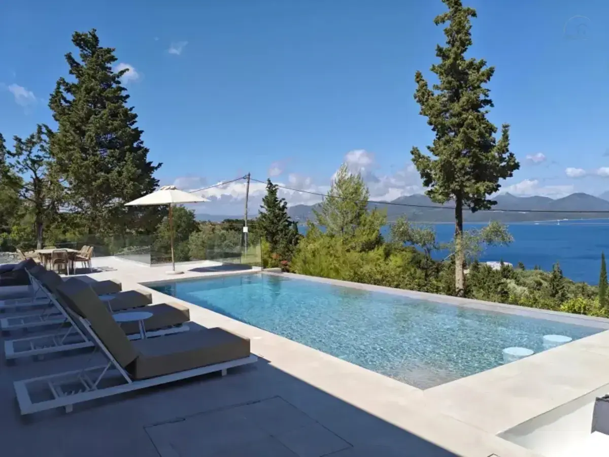 Infinity Pool 860x600