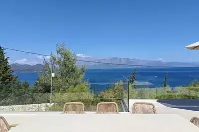 Blue Breeze brand new luxury villa with Infinity Pool & Stunning Sea View 