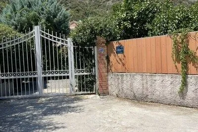 Stunning Poolside Retreat 1, Steps from Mikros Gialos Beach