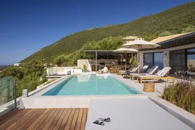 Chic contemporary brand new villa Cloud Nine w/t panoramic seaviews