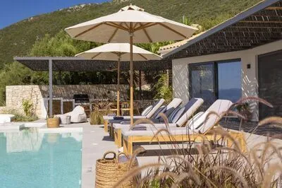 Chic contemporary brand new villa Cloud Nine w/t panoramic seaviews