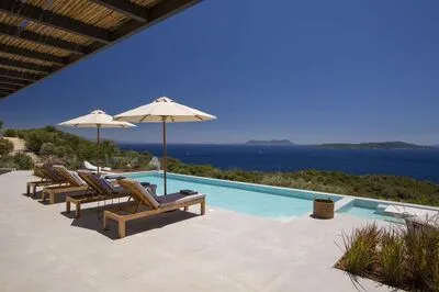 Chic contemporary brand new villa Cloud Nine w/t panoramic seaviews