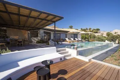 Chic contemporary brand new villa Cloud Nine w/t panoramic seaviews