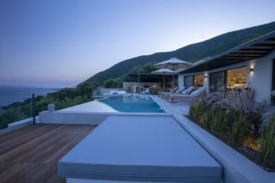 Chic contemporary brand new villa Cloud Nine w/t panoramic seaviews