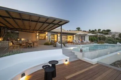 Chic contemporary brand new villa Cloud Nine w/t panoramic seaviews