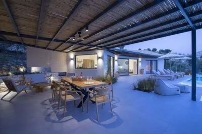 Chic contemporary brand new villa Cloud Nine w/t panoramic seaviews