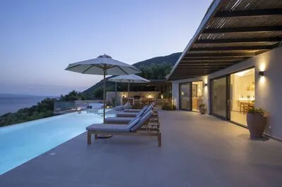 Chic contemporary brand new villa Cloud Nine w/t panoramic seaviews