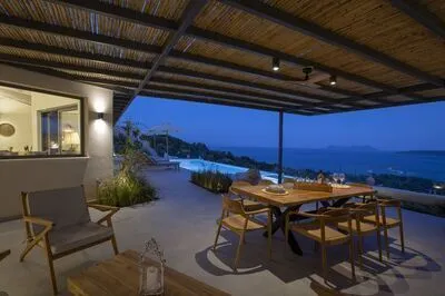 Chic contemporary brand new villa Cloud Nine w/t panoramic seaviews