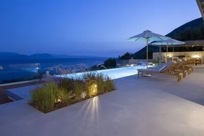 Chic contemporary brand new villa Cloud Nine w/t panoramic seaviews